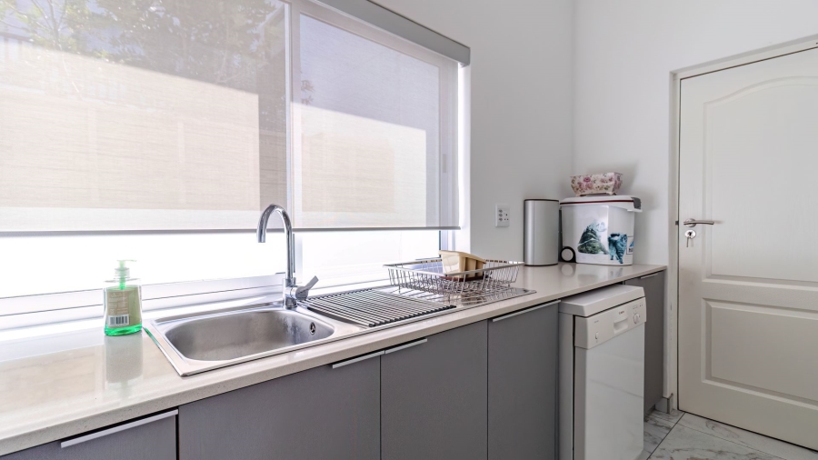 4 Bedroom Property for Sale in Sandy Point Beach Estate Western Cape